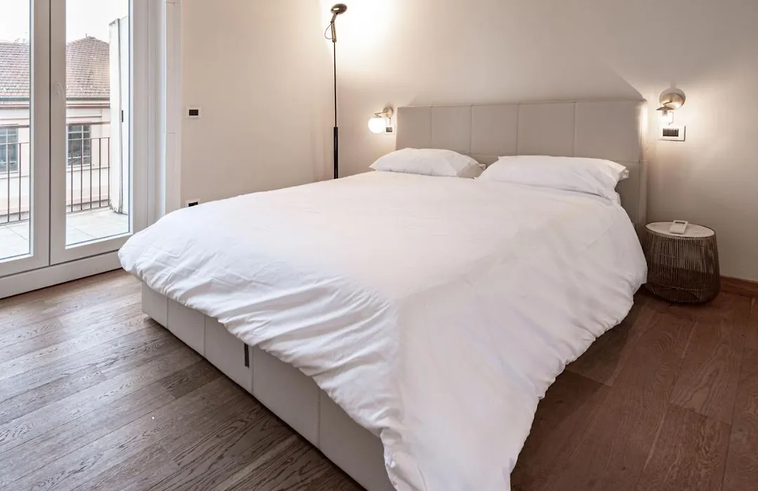 Montello Livings, Exclusive Terrace And Skyline View-1